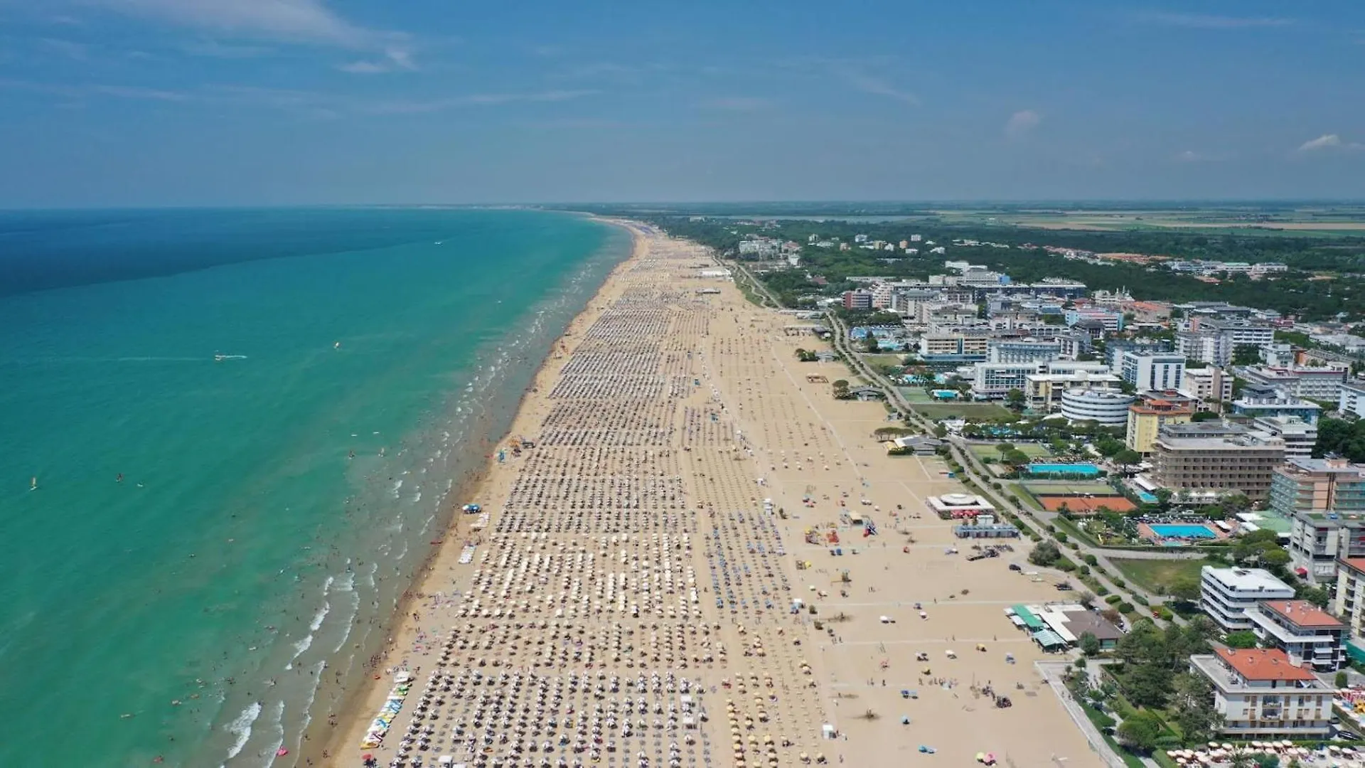 Beach Front Apartment With Sea View - Beahost Bibione Italy