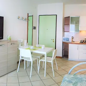 Flat With Pool Close To The Apartment